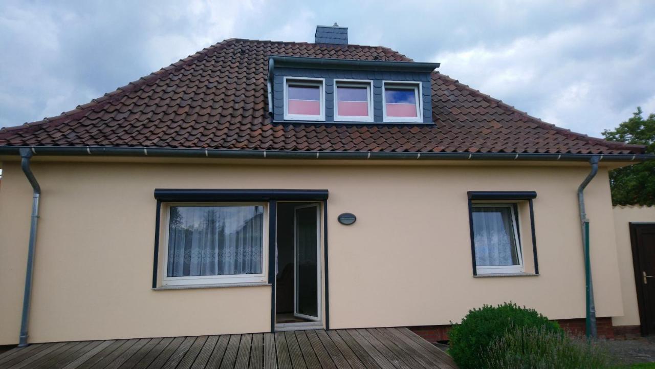 Gaestehaus „barbara” Mit Garage In 26919 Brake