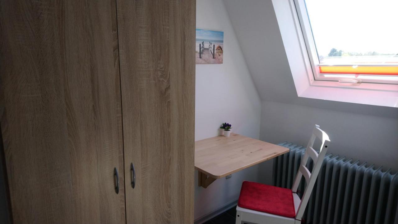 Gaestehaus „barbara” Mit Garage In 26919 Brake Holiday home